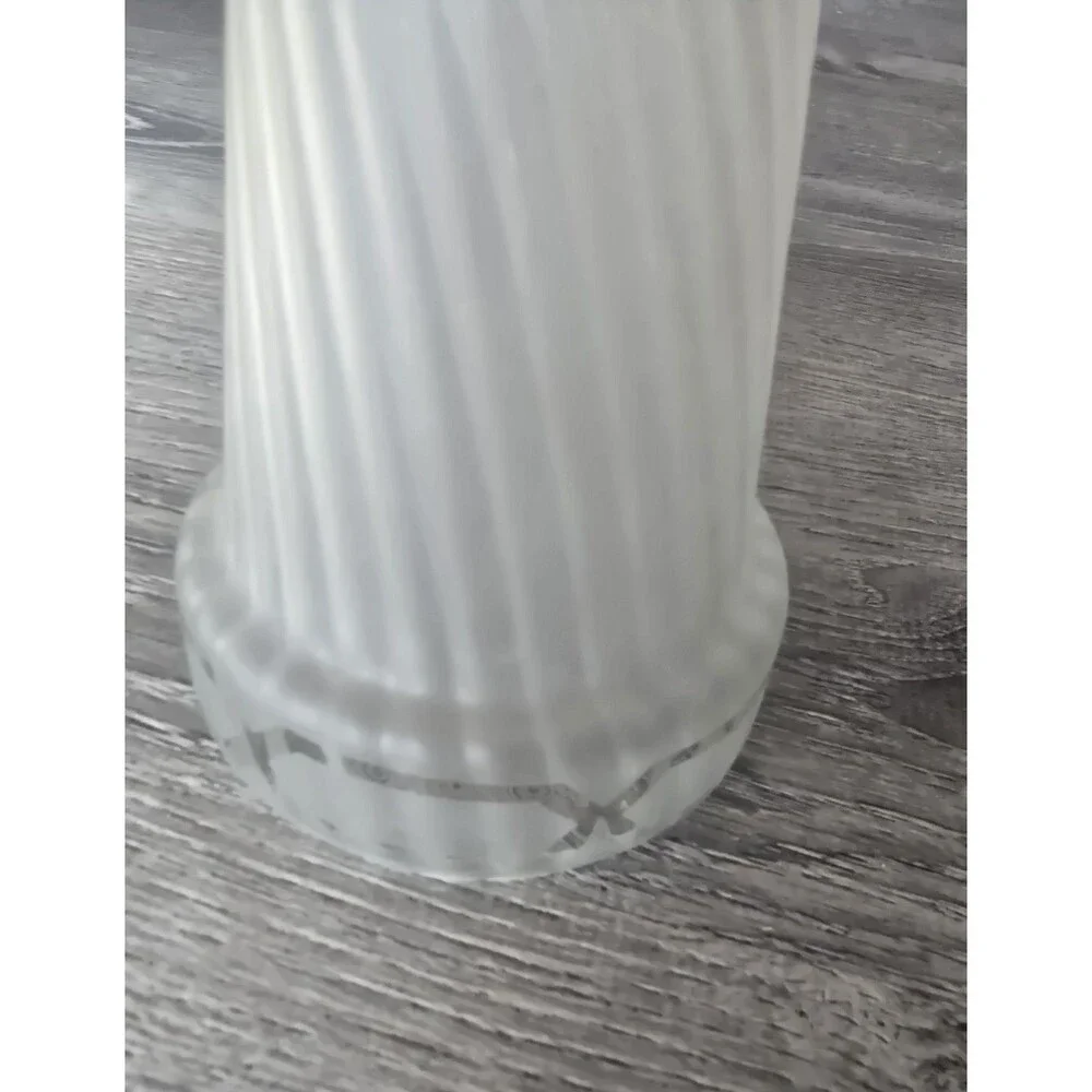 Vintage Art Deco Frosted Swirll Glass Light Lamp Shade Ribbed Flared 2” Fitter